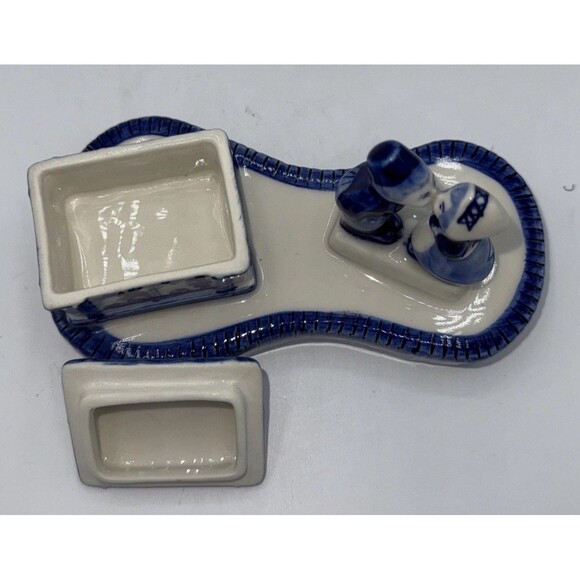 Vintage Delft Trinket Box W/Kissing Dutch Couple Porcelain Blue White 5.75”x3” - Picture 8 of 16